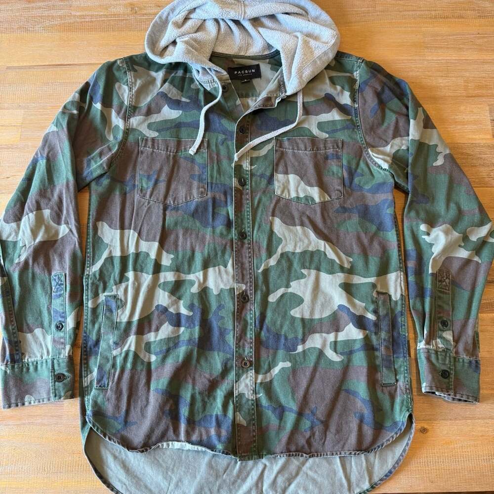 Pacsun Hooded Camo Button Up Shirt Size M Camouflage Shacket